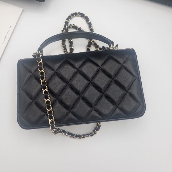 Brand new 2023 authentic Chanel flap phone holder with chain with top handle - Picture 7 of 15
